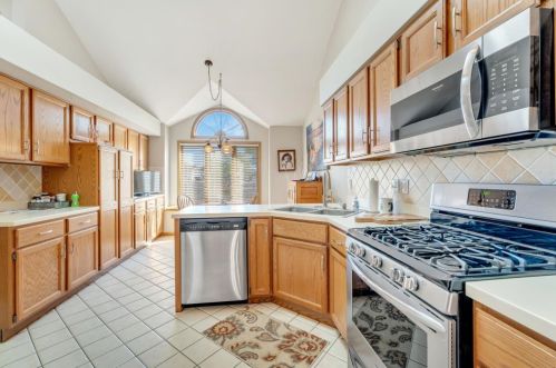 647 Brookside Dr, Crown Point IN  46307-4369 exterior
