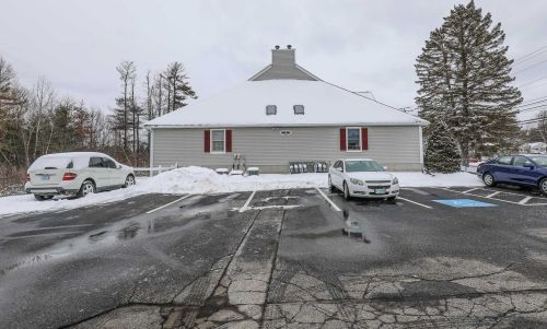 491 Mammoth Rd, Londonderry NH  03053-2360 exterior