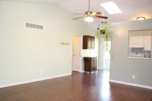 18 Valeside Dr, Covington, KY 41017-9427