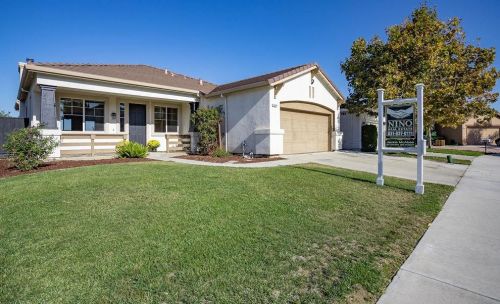 1514 Liberty Ct, Hollister, CA 95023-5687