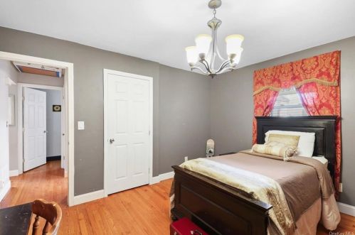 14 Utopian Pl, Airmont NY  10901-7715 exterior