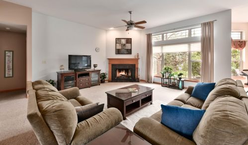 1730 Hunter Rd, Waukesha WI  53189-8233 exterior