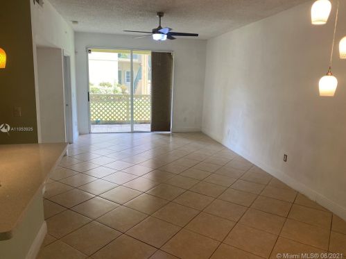 18330 68th Ave, Hialeah, FL 33015-3427