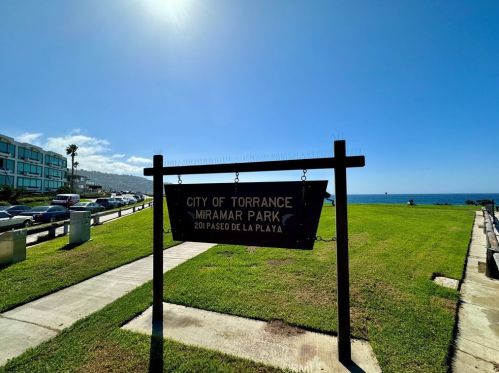 208 Calle Miramar, Redondo Beach CA  90277-6206 exterior