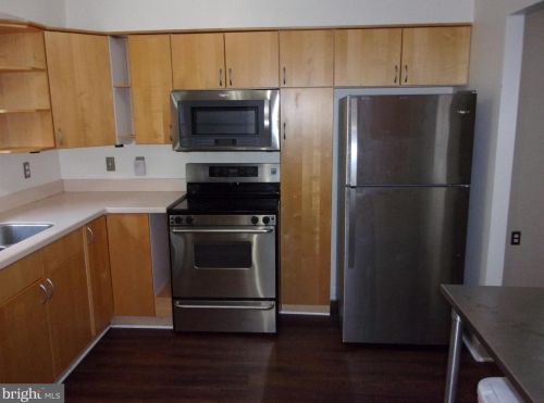 12285 Cinnamon St, Woodbridge VA  22192-1720 exterior