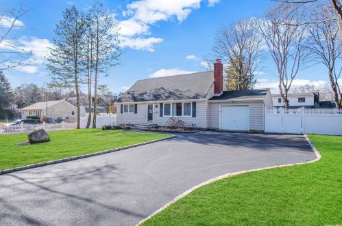 320 Tyler Ave, Miller Place, NY 11764-3420