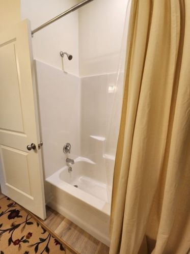 904 Valentina Ln, New Kensington PA  15068 exterior