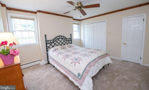 173 Marmic Dr, Southampton PA 18966-1724 exterior