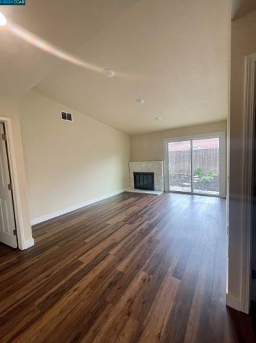 38 Connie Ct, West Pittsburg CA  94565-1574 exterior