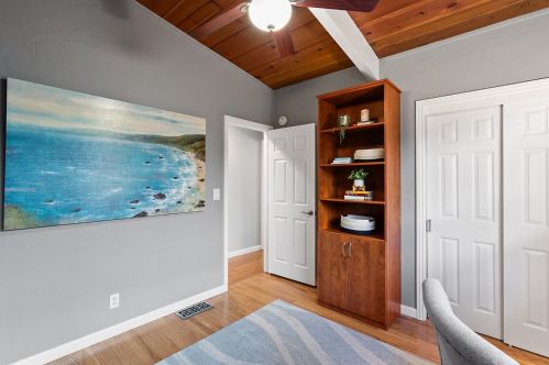 2440 Lincoln Ave, Belmont CA  94002-1424 exterior