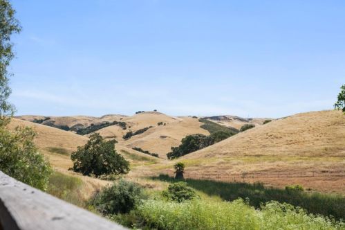 670 Esplanade Ln, San Jose CA 95138-1327 exterior