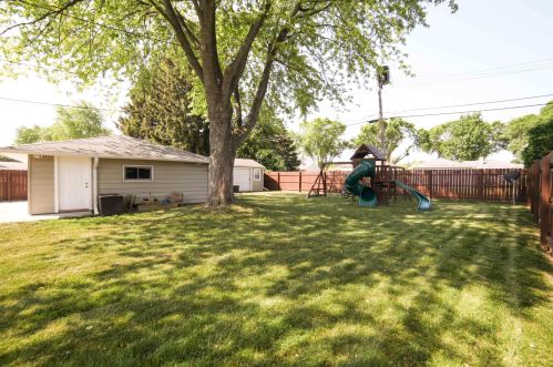 2823 103, Milwaukee WI 53214-2555 exterior