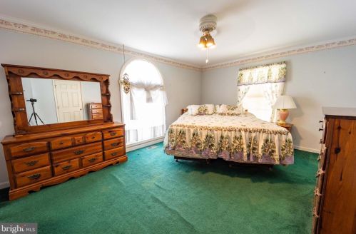 20 Gideon Ln, Falling Waters WV exterior