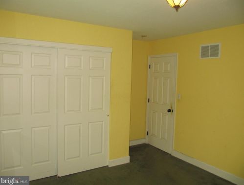 28 Berkshire Dr, Shrewsbury PA  17361-1130 exterior