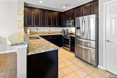 7 Holly Ln, Outwater NJ  07026-3564 exterior