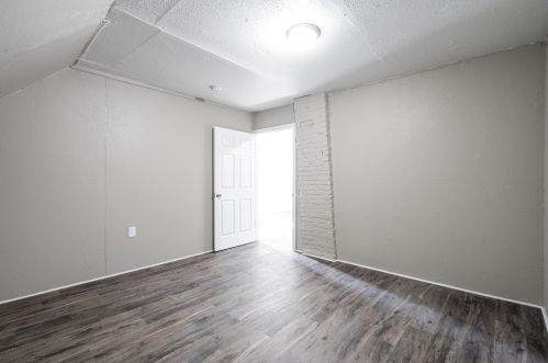 1270 43rd St, Milwaukee WI  53208-2721 exterior