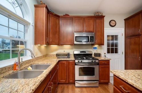 4721 Reston Dr, Easton PA  18040-6756 exterior