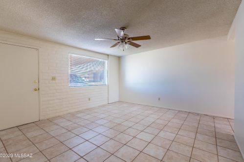 7170 38th St, Tucson, AZ 85730-1102