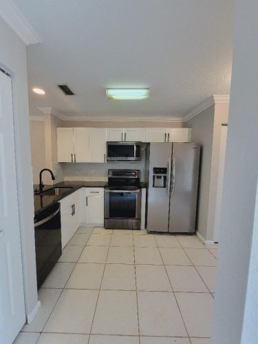 848 Summit Lake Dr, West Palm Beach, FL 33406-9109