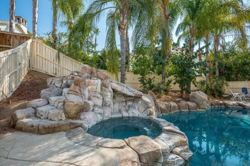 29487 Georgetown Ln, Temecula CA  92591-2803 exterior