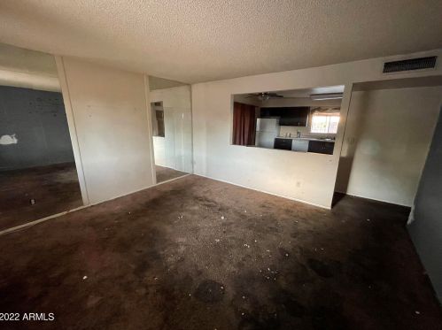 5531 69th Ave, Glendale, AZ 85303-5406