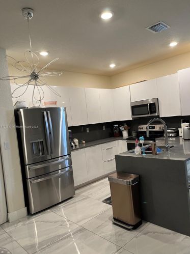 10307 34th Ct, Hialeah FL  33018-1879 exterior