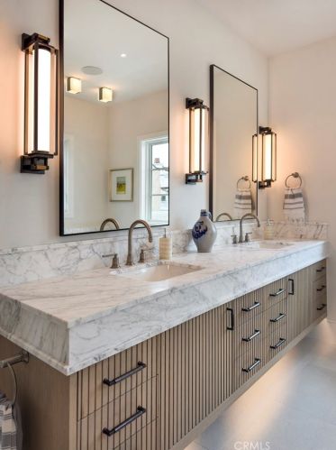 209 Crystal Ave, Newport Beach CA  92662-1313 exterior