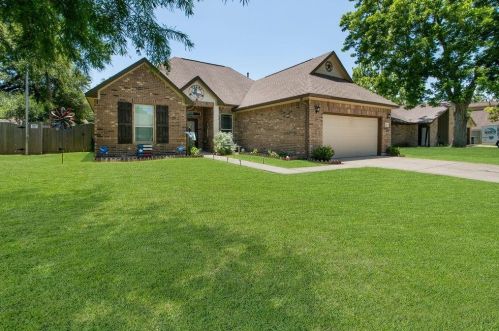 2551 Pinehurst Dr, West Columbia, TX 77486-9673