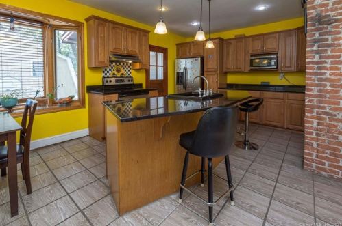 160 Benton St, Manchester, CT 06040-4362