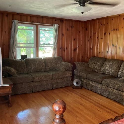 429 Elm St, Windsor Locks CT  06096-1604 exterior