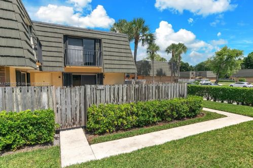 3123 31st Way, West Palm Beach, FL 33407-6711