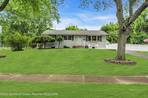 10 Trinity Pl, Jackson Twp NJ  08527-1822 exterior