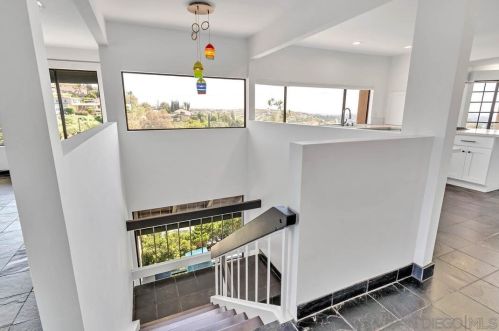 7949 Pasadena Ave, La Mesa, CA 91941-7878