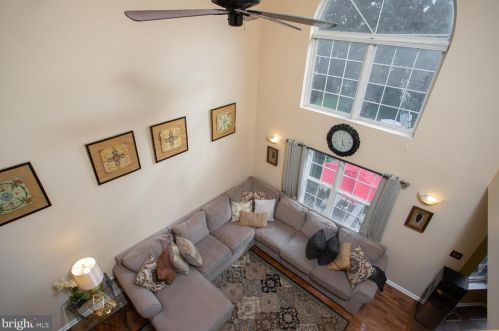 59 Greenbrook Dr, Columbus NJ  08022-2323 exterior