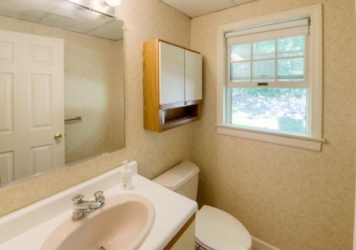 14 Linwood Rd, Natick MA 01760-3707 exterior