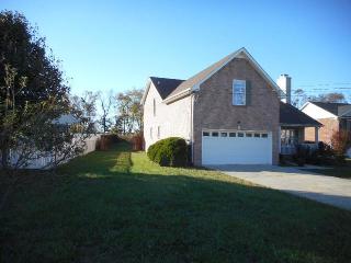1380 Bluebonnet Dr, Clarksville, TN 37042-1566