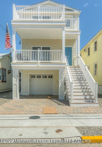 42 Kearney Ave, Pelican Island NJ  08751-1922 exterior
