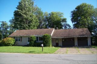 14 Harris St, Fulton, NY 13069-4937