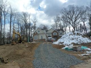 24 Shenandoah Dr, West Caldwell, NJ 07006-4310