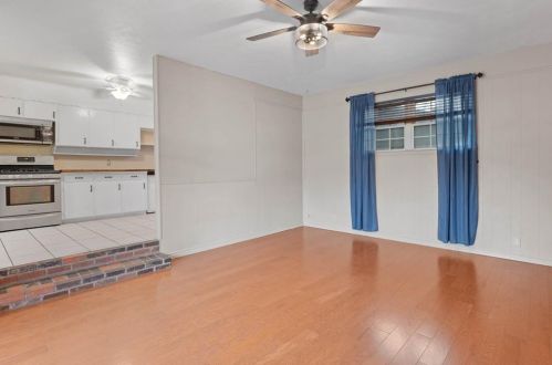 819 Bluebonnet Pl, Denton, TX 76209-8701