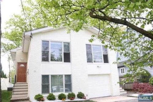 32 Dillingham Pl, Englewood, NJ 07632-2903