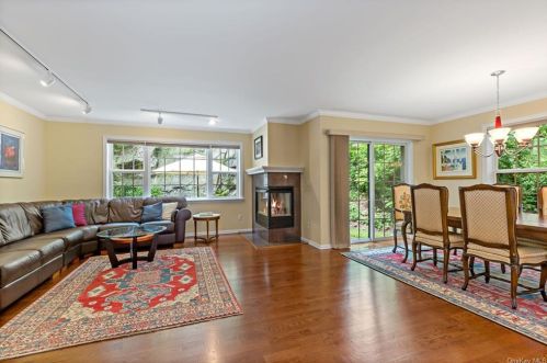2 Deer Tree Ln, Briarcliff, NY 10510-1751