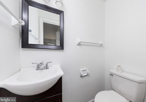 302 Delaware Ave, West Deptford NJ  08063-1015 exterior