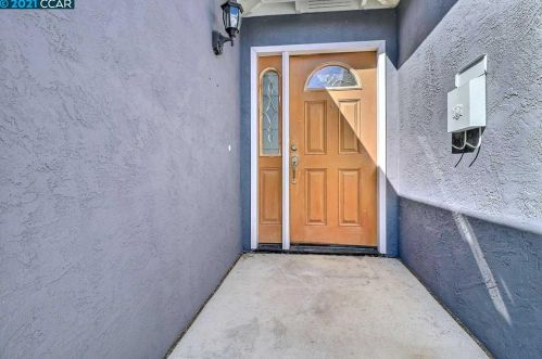 2526 Santa Barbara Dr, Pinole, CA 94564-1208