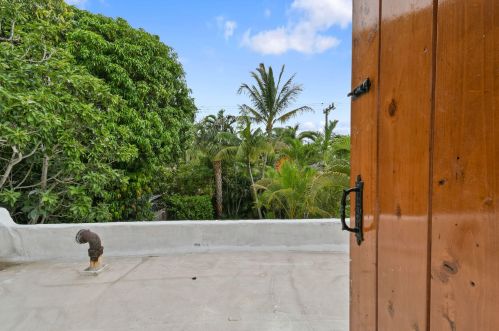 529 34 St, West Palm Beach FL  33404-3002 exterior