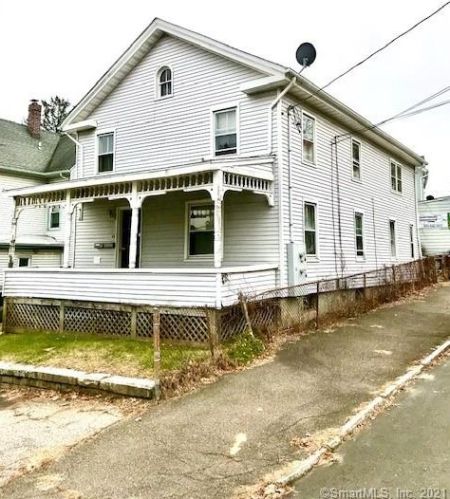 86 Wooster St, Huntington, CT 06484-6058
