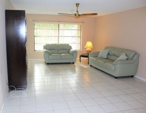 4500 Nutmeg Tree Ln, Boynton Beach, FL 33436-3656
