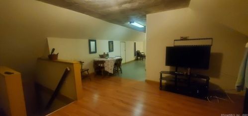 24 Bronx Ave, Bridgeport CT  06606-4663 exterior