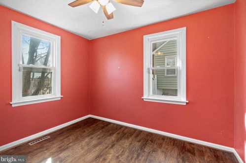 366 Clements Bridge Rd, Runnemede NJ  08078-1919 exterior