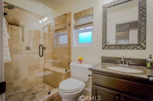 33068 Regina Dr, Temecula CA  92592-1472 exterior